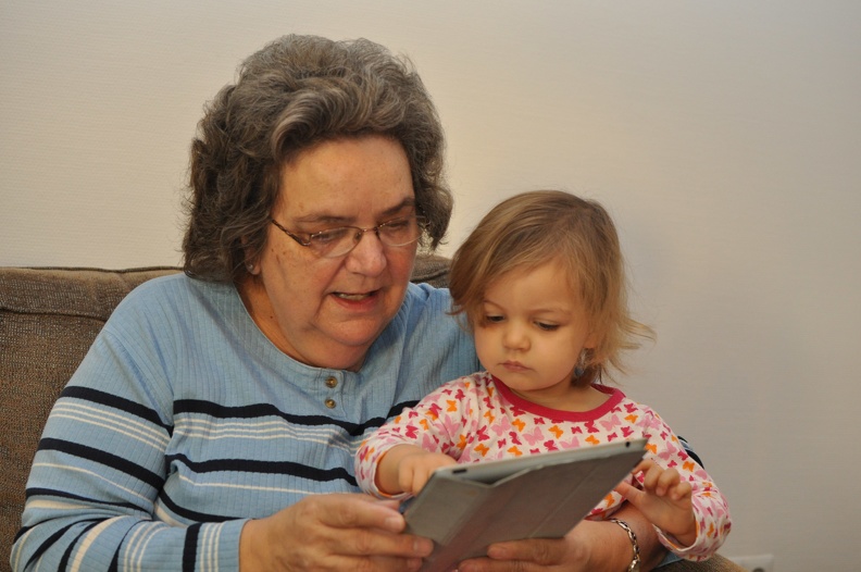 Grandma and Greta on the iPad2.JPG